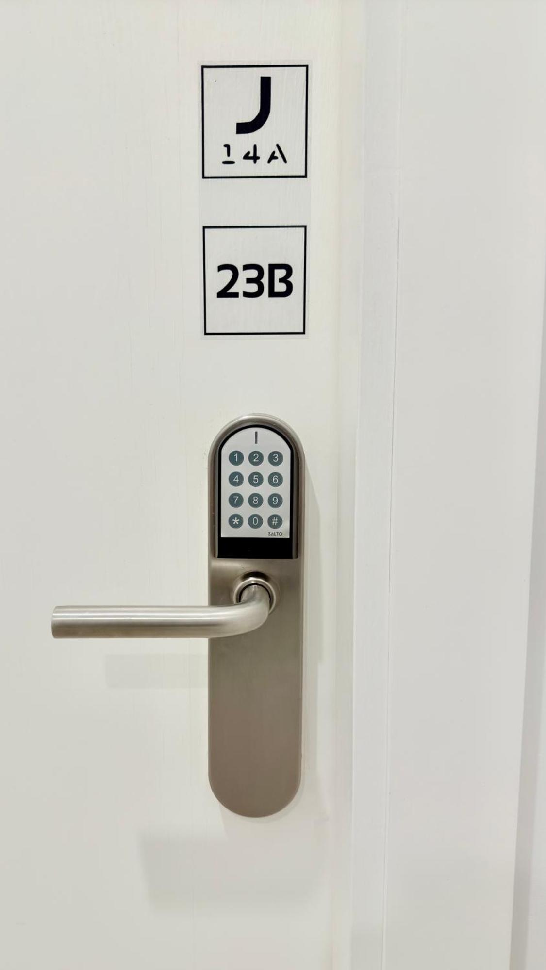 J14A I Rooms & Apartments Automated Self Check-In VNO Eksteriør billede
